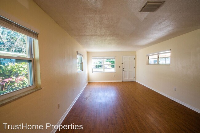 Foto del edificio - 2 br, 1 bath House - 1620 Baltimore Avenue