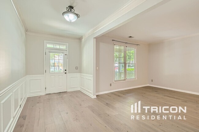 Building Photo - 9124 Loxford St