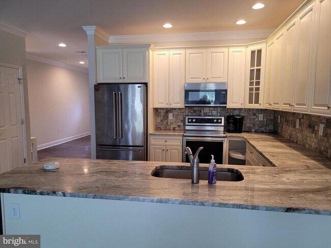 Foto del edificio - 315 Baltusrol Dr