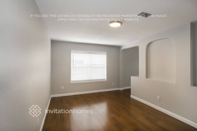 Building Photo - 708 Meadowgate Dr