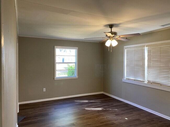 Foto del edificio - 3 Bdrm 1 Bath home