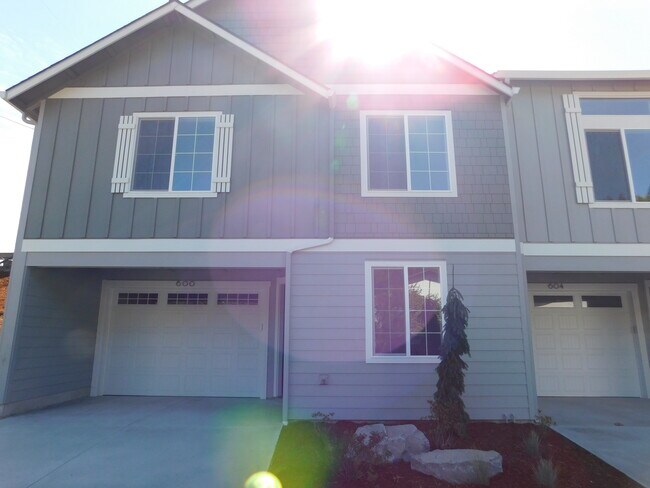 Foto del edificio - 604 NW 9th Ave