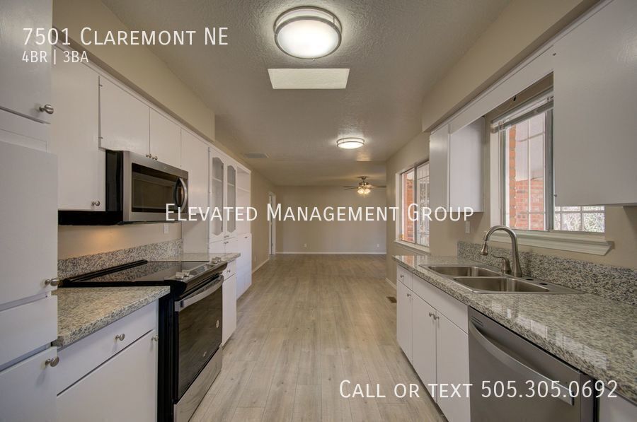 Primary Photo - 7501 Claremont Ave NE