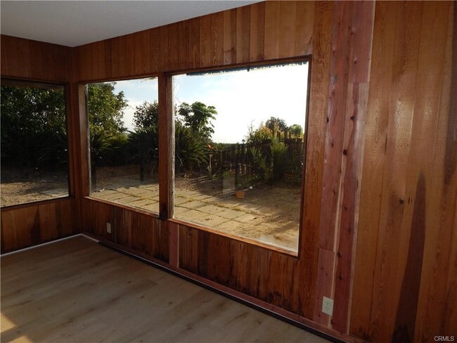 Building Photo - 2795 Temple Hills Dr