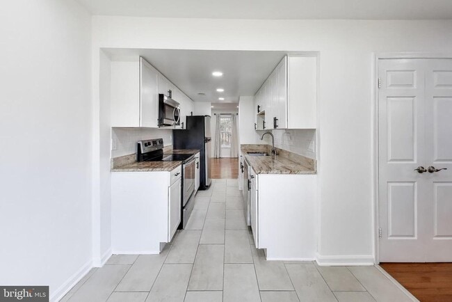 Foto del edificio - 20210 Maple Leaf Ct