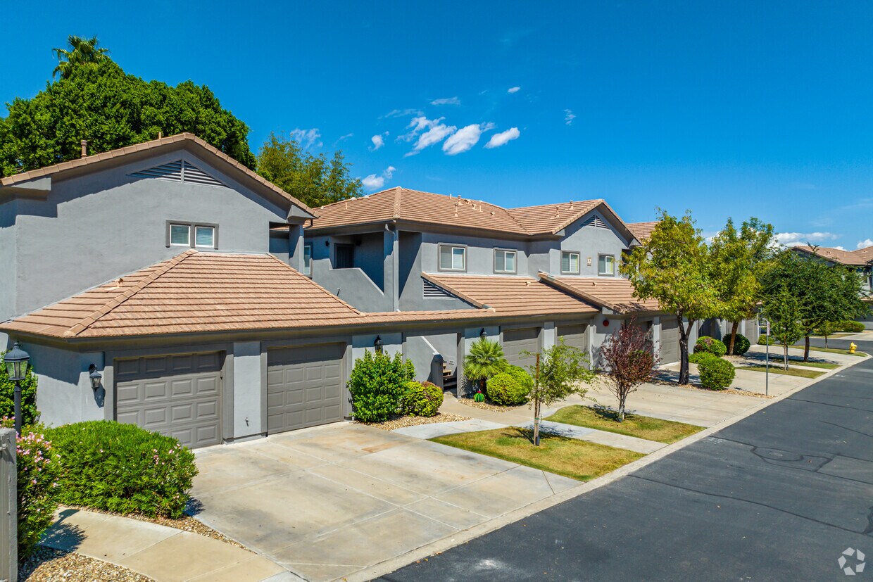 The Fairways At Arrowhead Apartments in Glendale, AZ