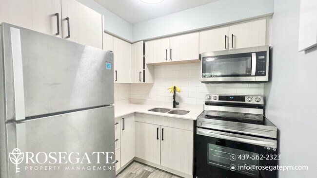 Building Photo - Spacious 2-Bedroom, 1-Bath Apartment in Lo...