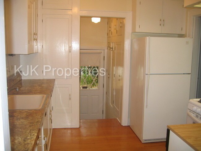 Foto del edificio - 5960 SE Flavel Dr