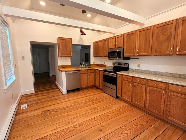 Building Photo - 27 Ashuelot St