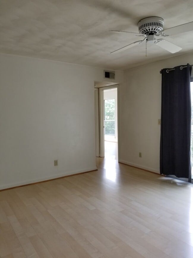 Foto del edificio - Spacious 4bd/2ba Apartment at Hunters Ridg...