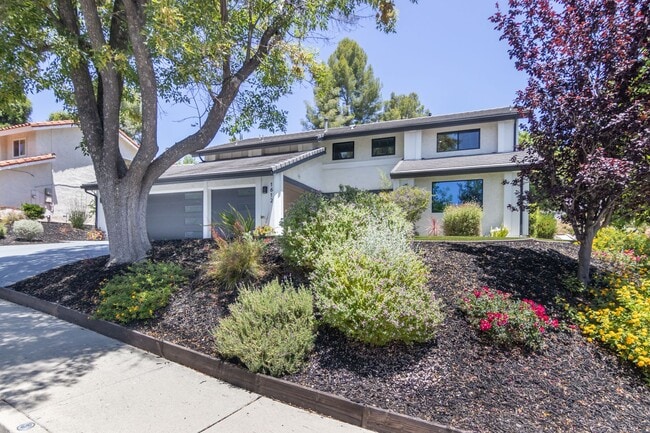 Building Photo - Hidden Jewel in Westlake Village