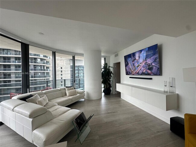 Foto del edificio - 45 SW 9th St