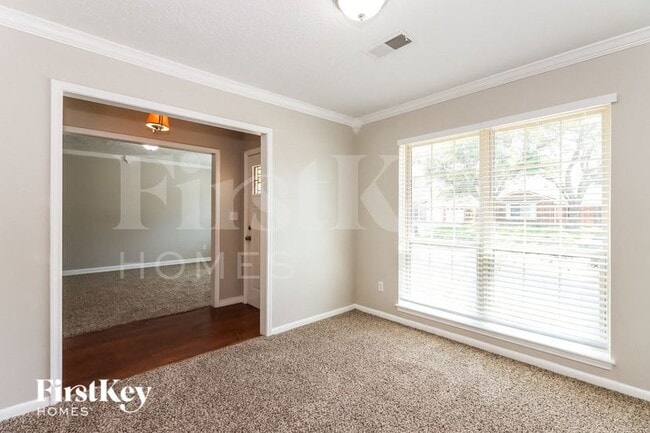 Building Photo - 307 Coronation Dr