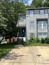 Building Photo - 733 Farnham Pl