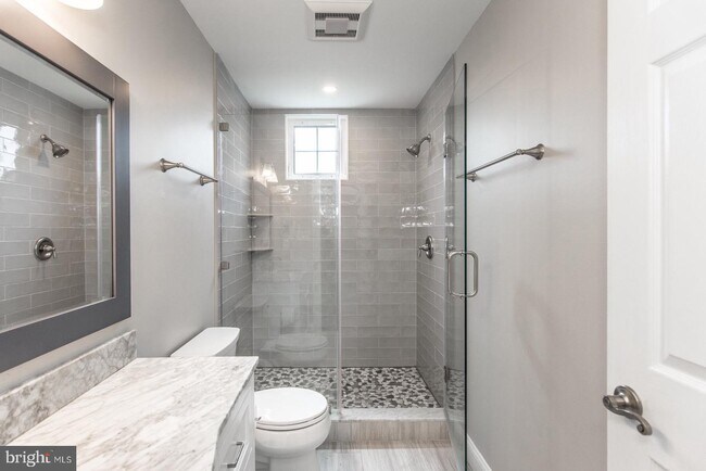 Building Photo - 7 Amaryllis Ln