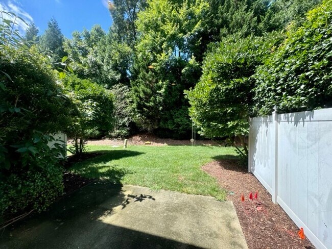 Foto del edificio - 3 bedroom and 2 bath Vineyard Square Townh...