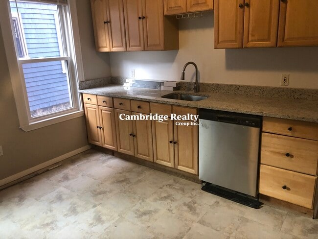 Building Photo - 10 Cambridge Ter