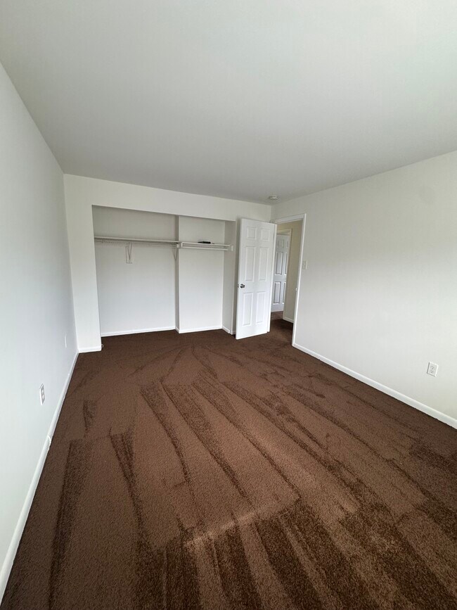 Building Photo - 9225 Bridle Path Ln