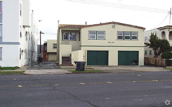 Building Photo - 440-450 W 10th St