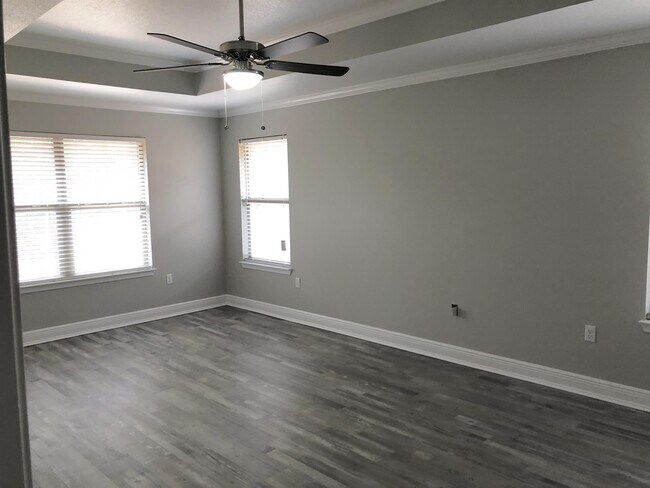 Building Photo - 113 Strike Eagle Dr