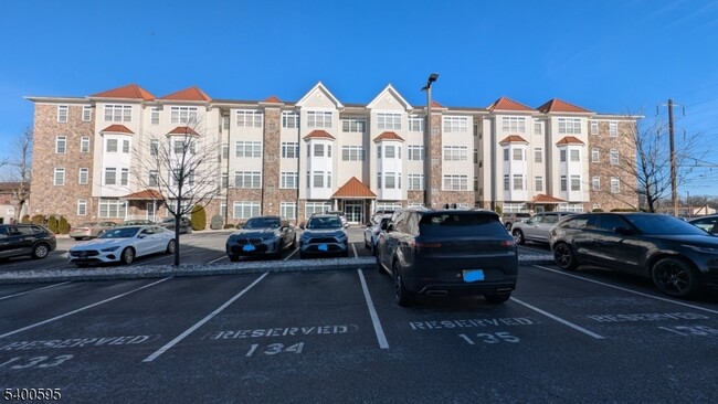 Building Photo - 104 E Elizabeth Ave