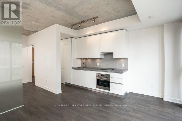 Building Photo - 629 King St W