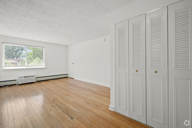 1BR, 1BA - 775 SF - Winter Hill