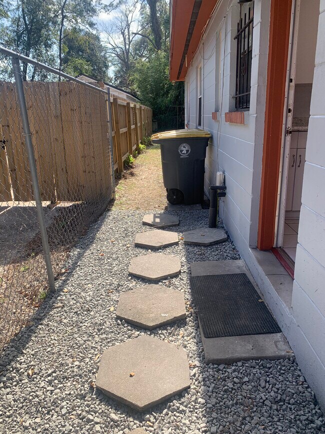 Foto del edificio - 2554 Ernest St