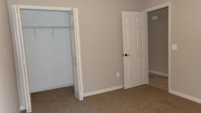 Building Photo - 204 Larch Road Ocala FL 34472