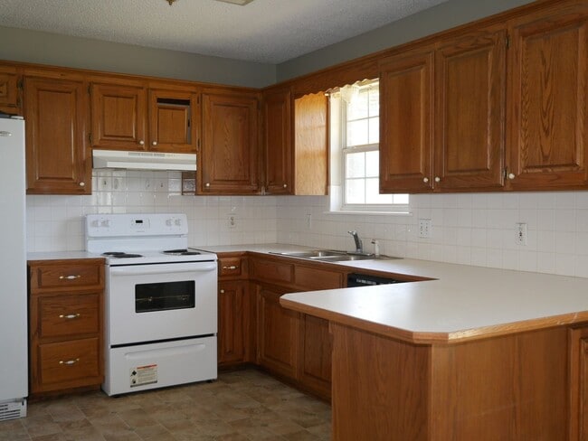 Building Photo - Allynne Ct Duplex