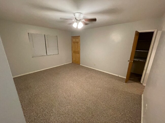 Foto del edificio - 1103 W James Blvd