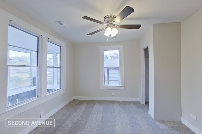 Building Photo - 1709 1st St S