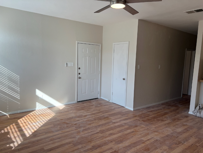 Building Photo - 5305 Indio Dr