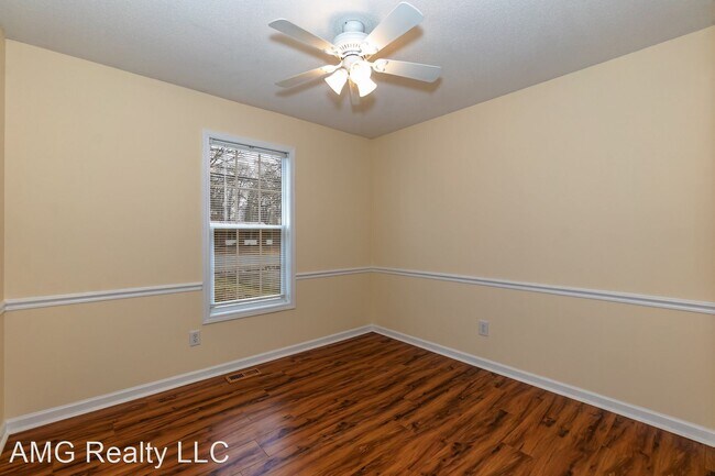 Building Photo - 3 br, 2 bath House - 315 E Gilbreath St