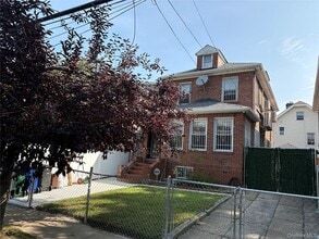 Building Photo - 51-15 Bowne St