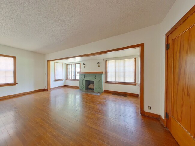 Foto del edificio - 807 N Carter St