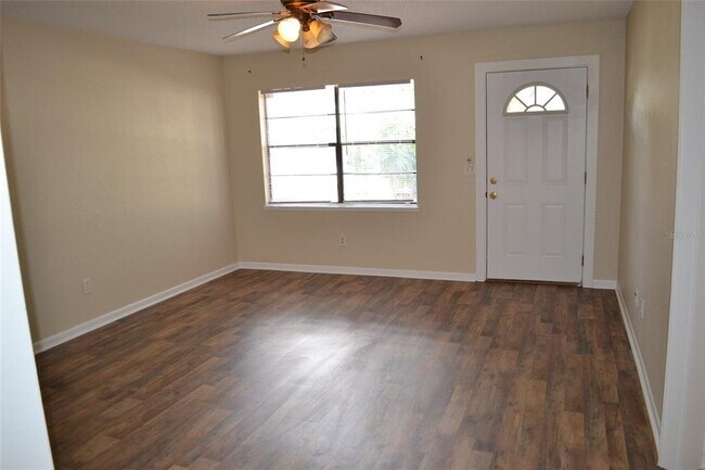 Foto del edificio - 27033 Kevin Kelly Ave