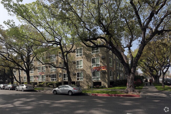 Foto del edificio - D69--2611 S. Portland Street