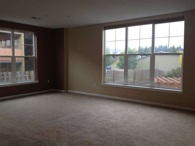 Building Photo - 10818 NE Red Wing Way