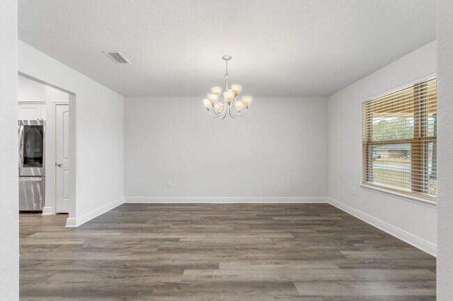 Foto del edificio - 5785 Dogwood Dr E