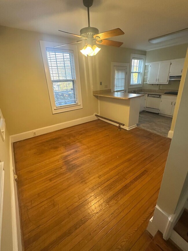 Building Photo - 139-141 S. Pickens Street