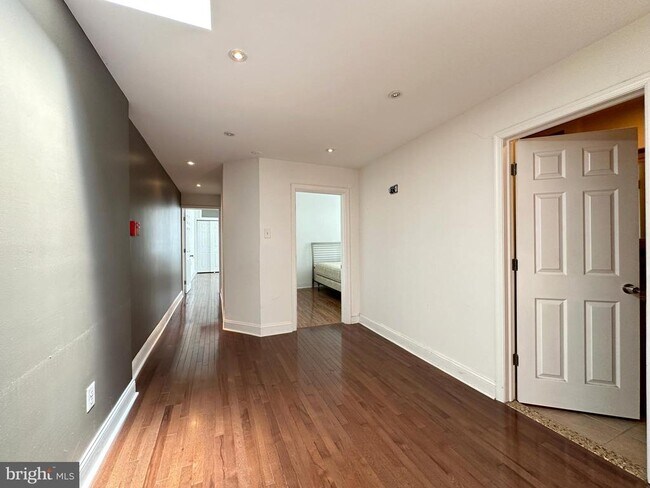 Building Photo - 1301 W Moyamensing Ave
