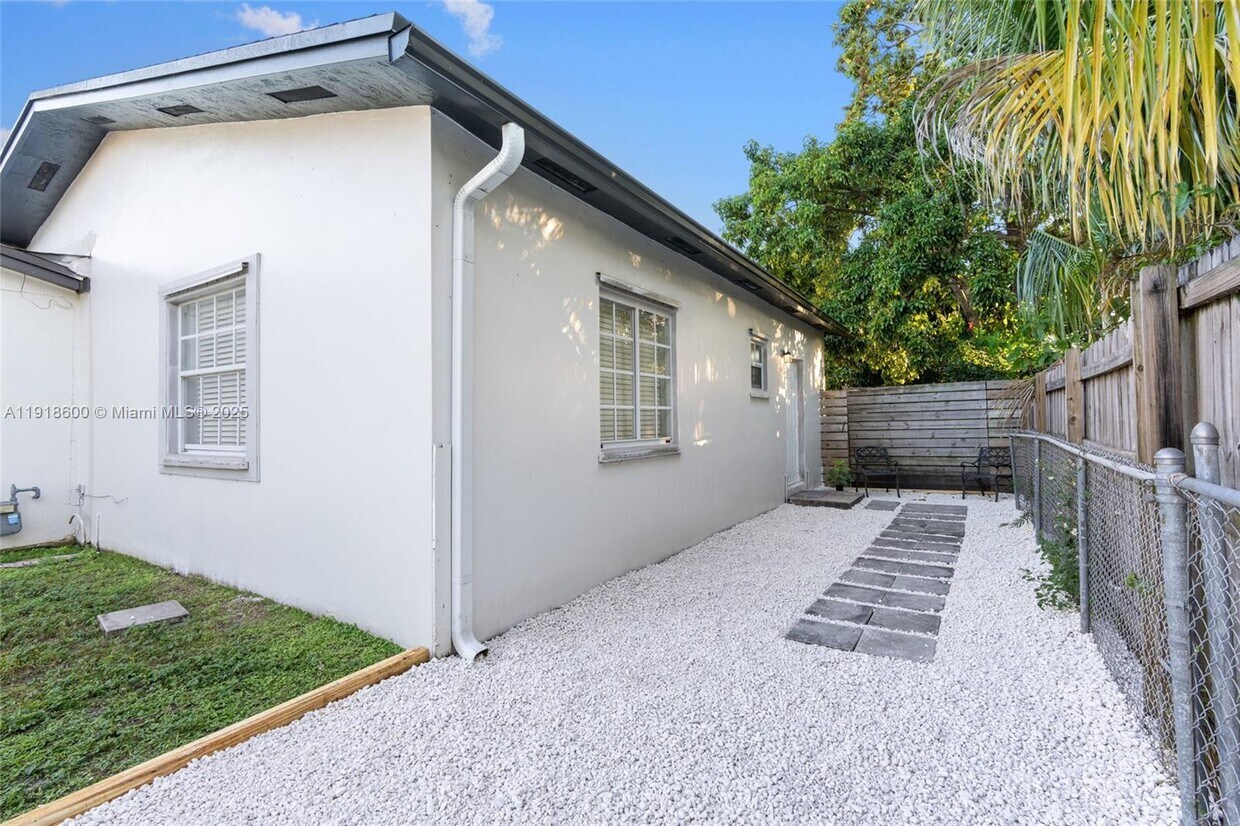 Foto principal - 13830 SW 73rd St