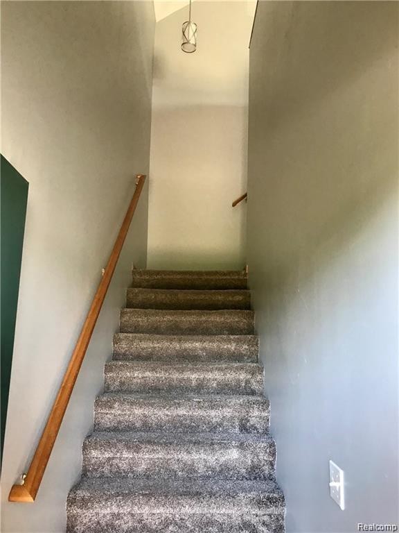 Foto del edificio - 15715 Parkway Ln