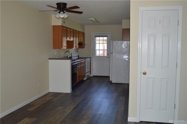 Foto del edificio - 8496 Woodgrove Dr