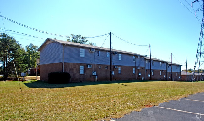 Building Photo - 100 Lily St