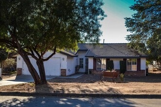 Building Photo - 15938 Caras Ct