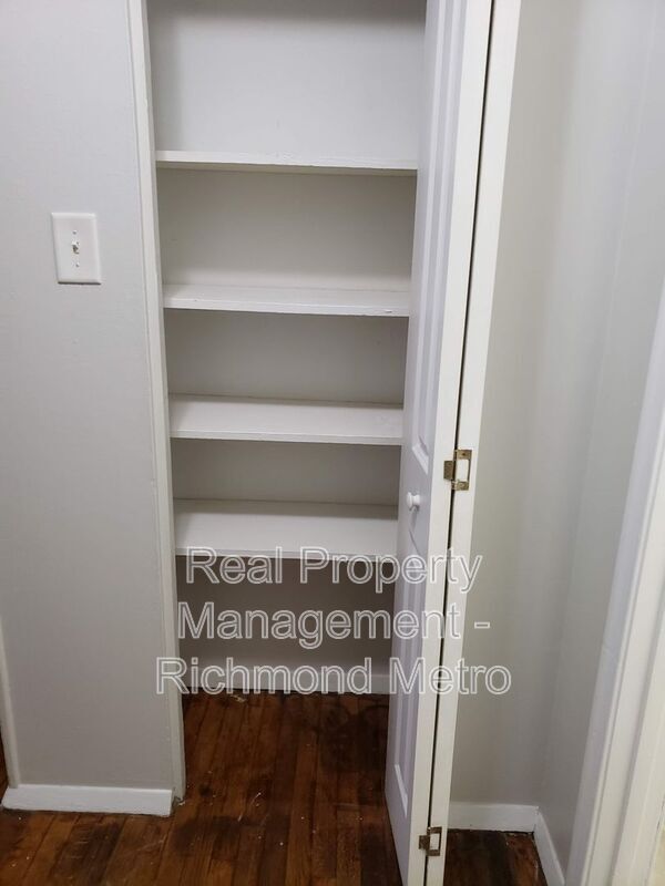 Building Photo - 3117 Meadowbridge Rd