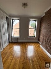 Building Photo - Mott Street