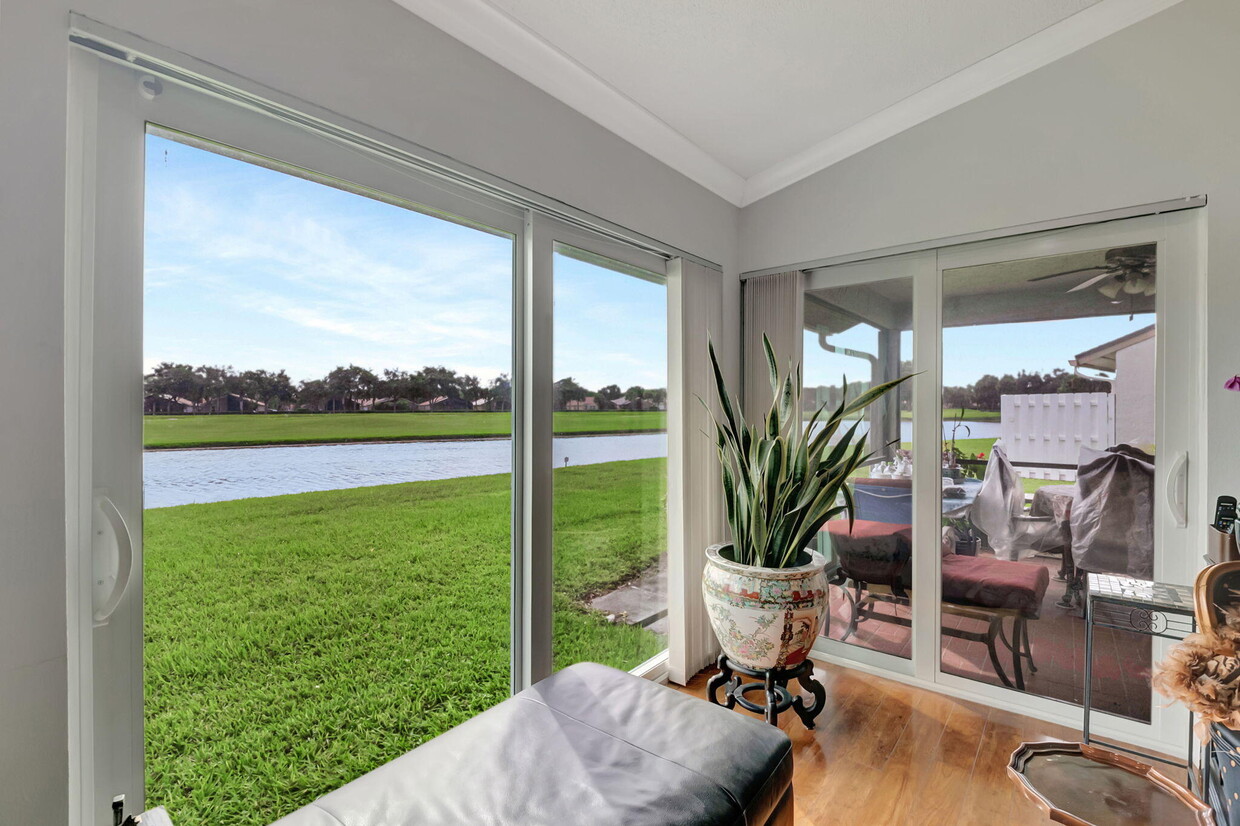 Foto principal - 12136 Country Greens Blvd